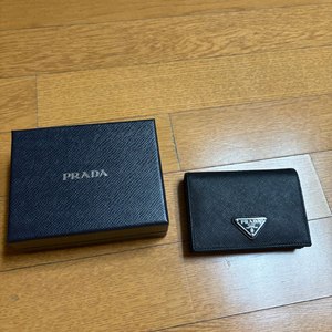 프라다 사피아노 반지갑