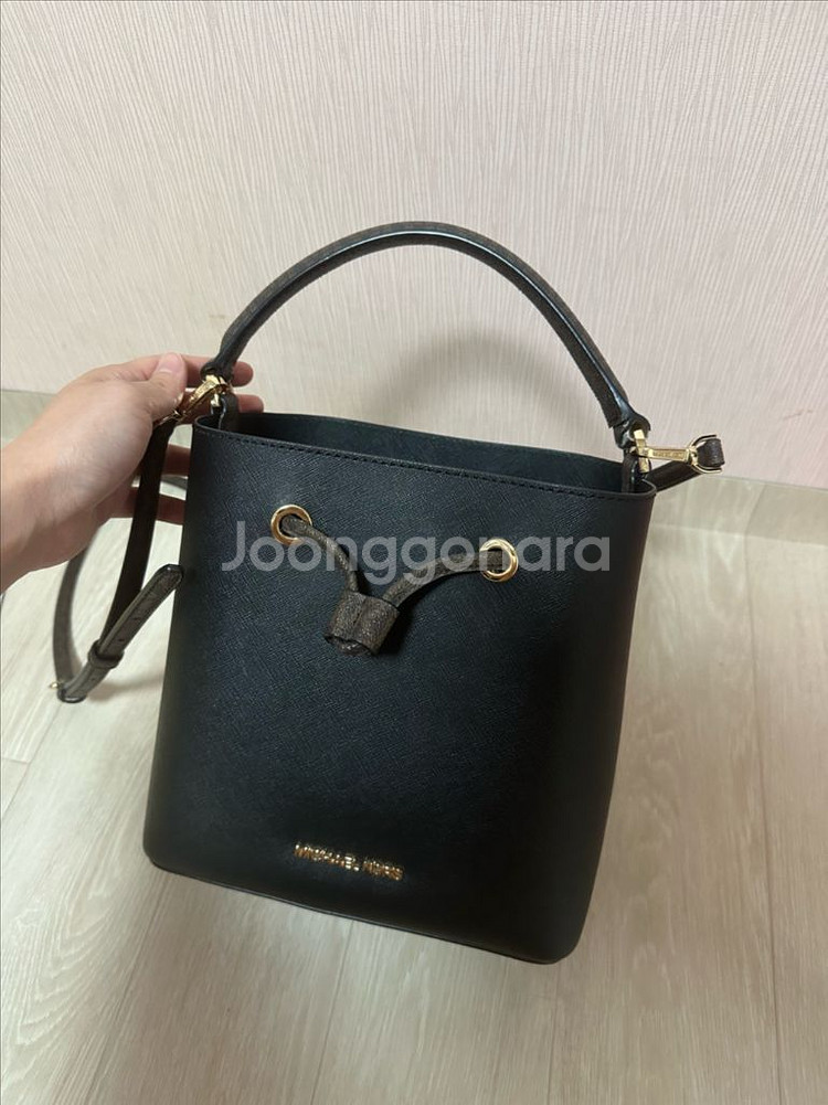 마이클코어스 블랙 버킷백 정품 쿨거래시 택비무료!--1