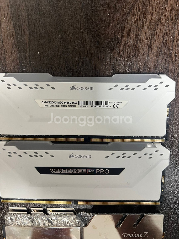 지스킬 로얄, 커세어 벤전스프로 DDR4--0