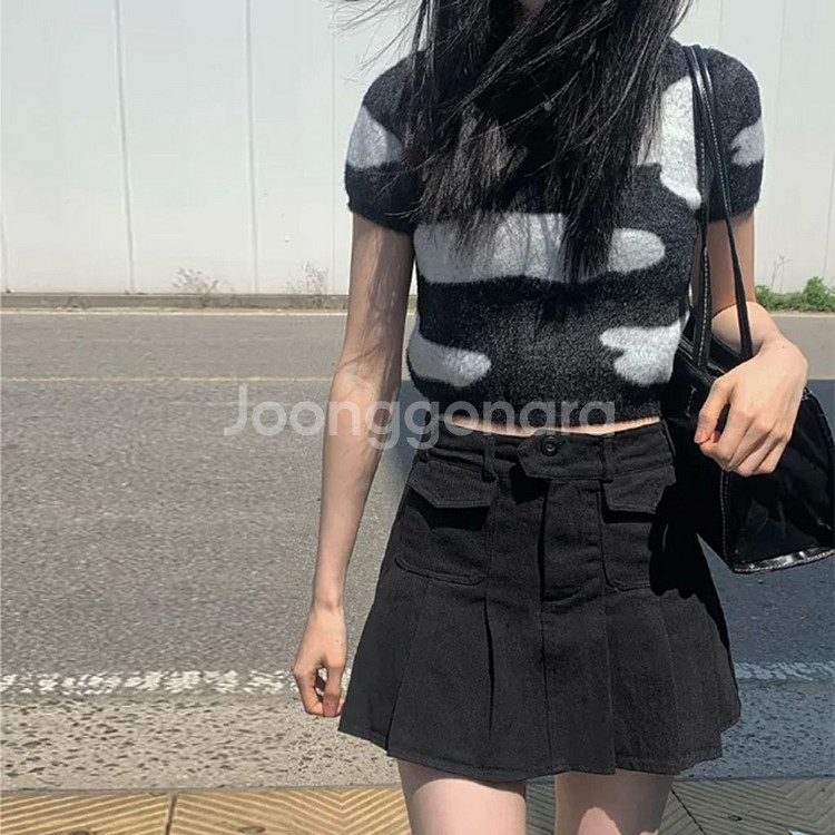 애니원모어 시티 투버튼 포켓 플리츠 스커트 검정 블랙--0