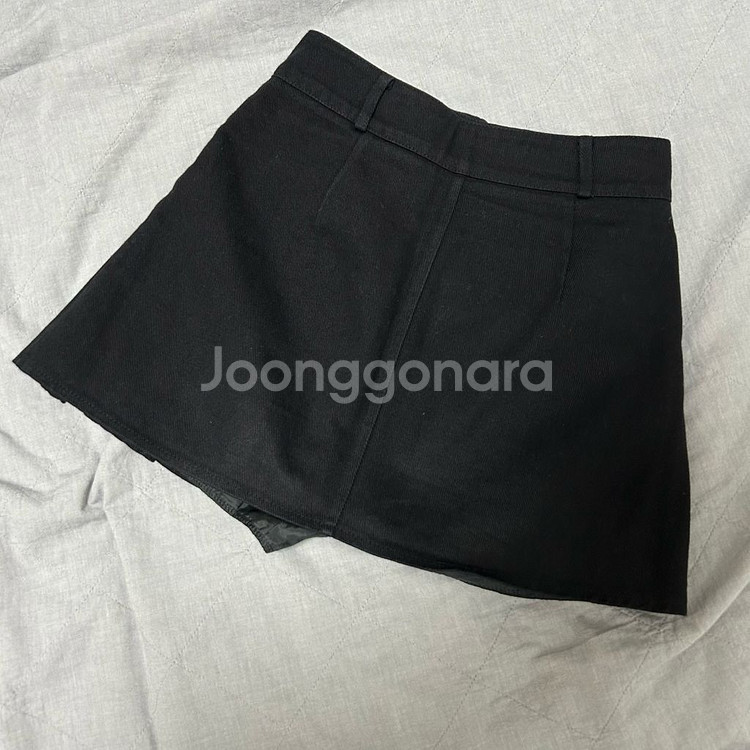 애니원모어 시티 투버튼 포켓 플리츠 스커트 검정 블랙--6