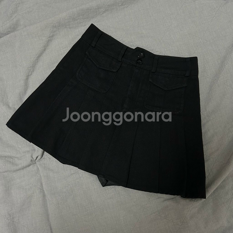 애니원모어 시티 투버튼 포켓 플리츠 스커트 검정 블랙--5