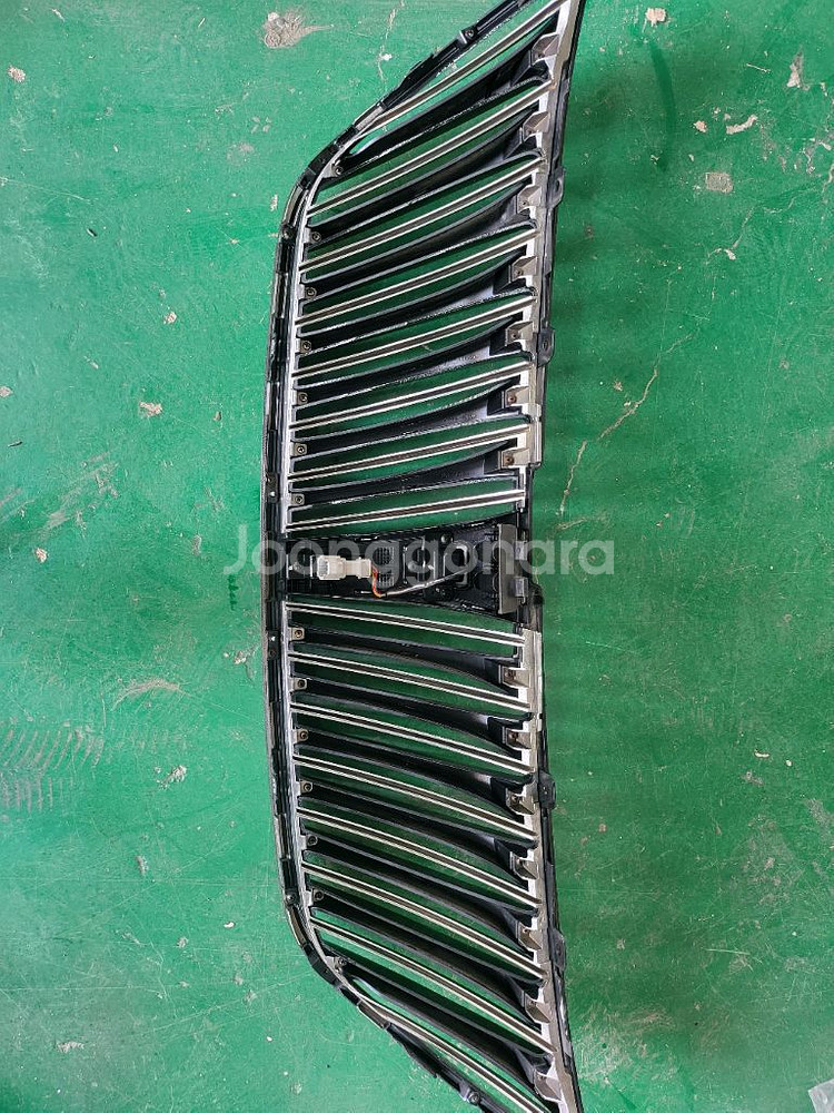 신형 에쿠스VI 전기형 세로그릴 라지에이터그릴--3