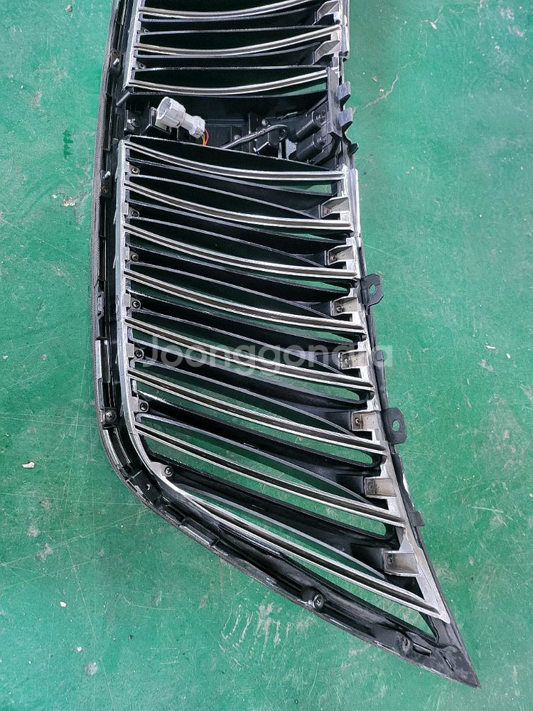 신형 에쿠스VI 전기형 세로그릴 라지에이터그릴--5