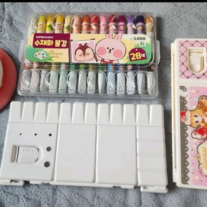 수채화 물감 28색, 팔레트2개, 물통