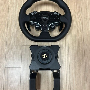moza r5 레이싱휠 판매합니다.