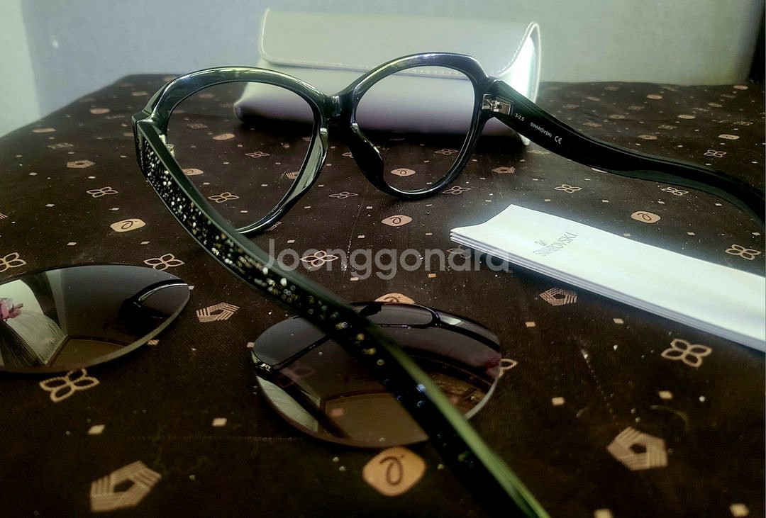 [미사용 새상품]SWAROVSKI 스와로브스키 선글라스--5