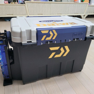 태클박스 BM-9000번 로드거치대 2개 일괄 판매합니