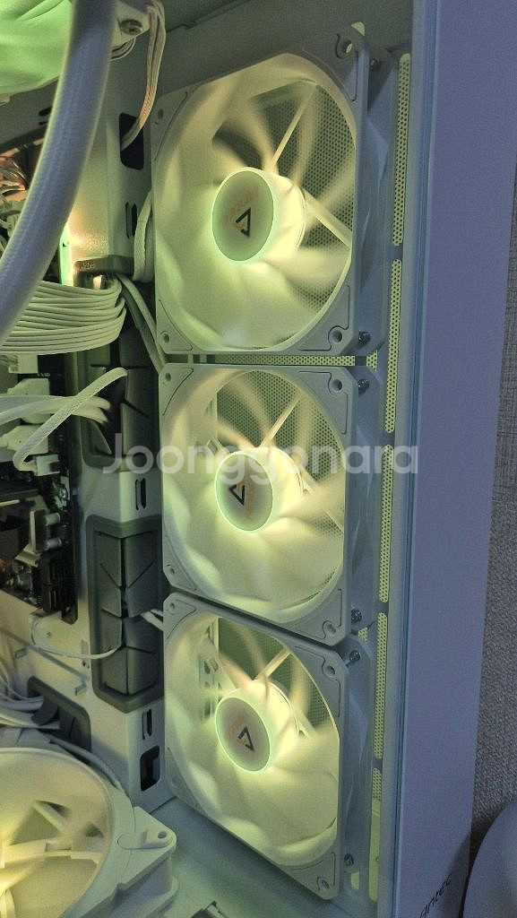 Antec C8 기본 쿨링팬 팝니다--0