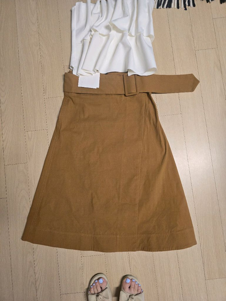 기은세님 씨뉴욕 SEA NY 트위드셔츠,카멜벨티드 스커--5