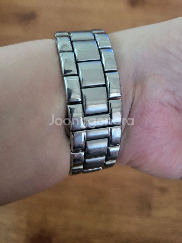 아르마니 크로노 메탈시계--3