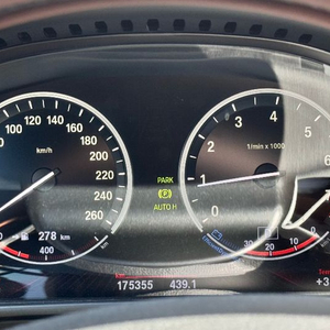 BMW F10 528i 12년식 6WA 계기판 팝니다.