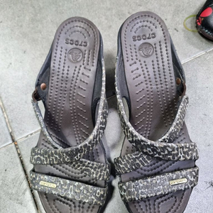 크록스240