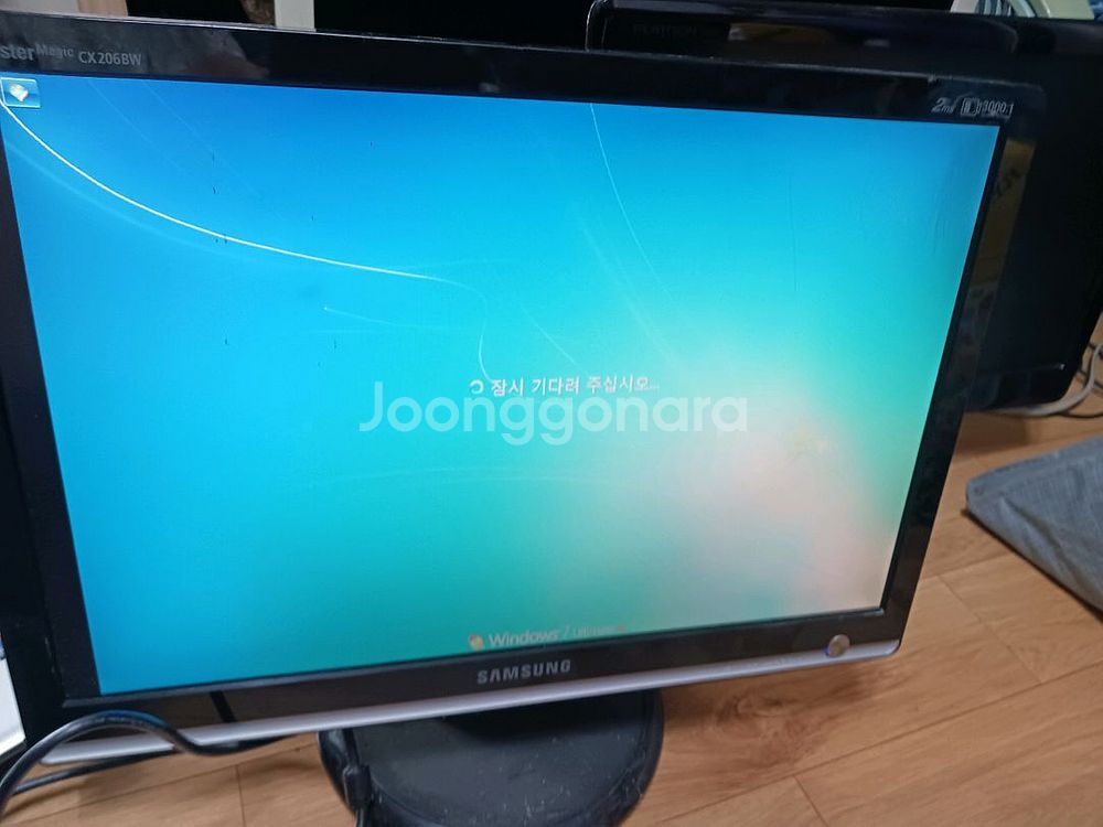 메이커 RGB 구형모니터 20,24인치--0