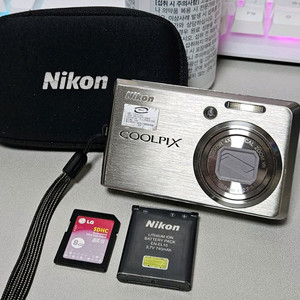 니콘 쿨픽스 s600 실버 A급 빈티지 디카 +정품