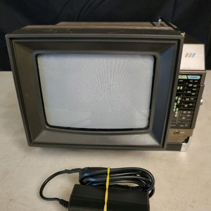 테크닉스 휴대용 컬러 TV . 라디오