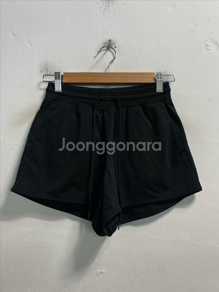 55 유니클로 기능성 스판 밴딩 반바지--0