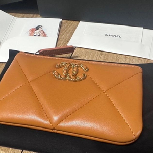 샤넬19 미니 파우치 브라운