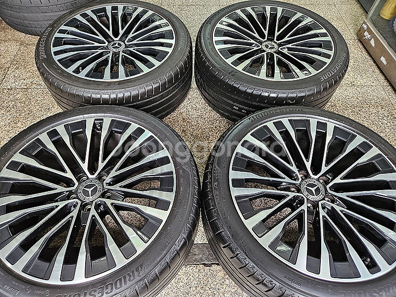 벤츠 W223 S580 순정 정품 20인치 휠 타이어--1