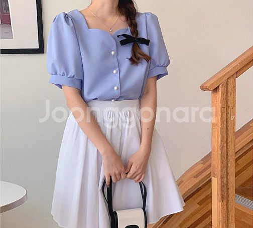 올리비아스클로젯 진주버튼퍼프소매반팔블라우스--1