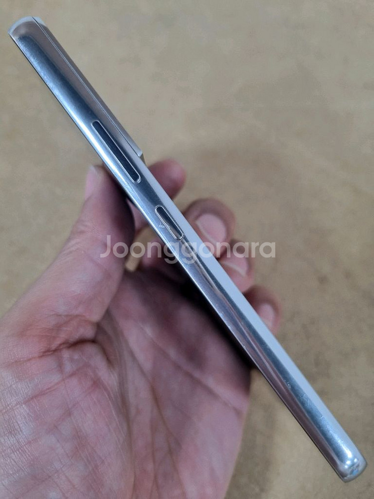 갤럭시S22 화이트 256GB KT공기계 중고폰 최저가--4