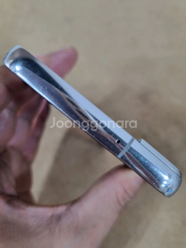 갤럭시S22 화이트 256GB KT공기계 중고폰 최저가--2