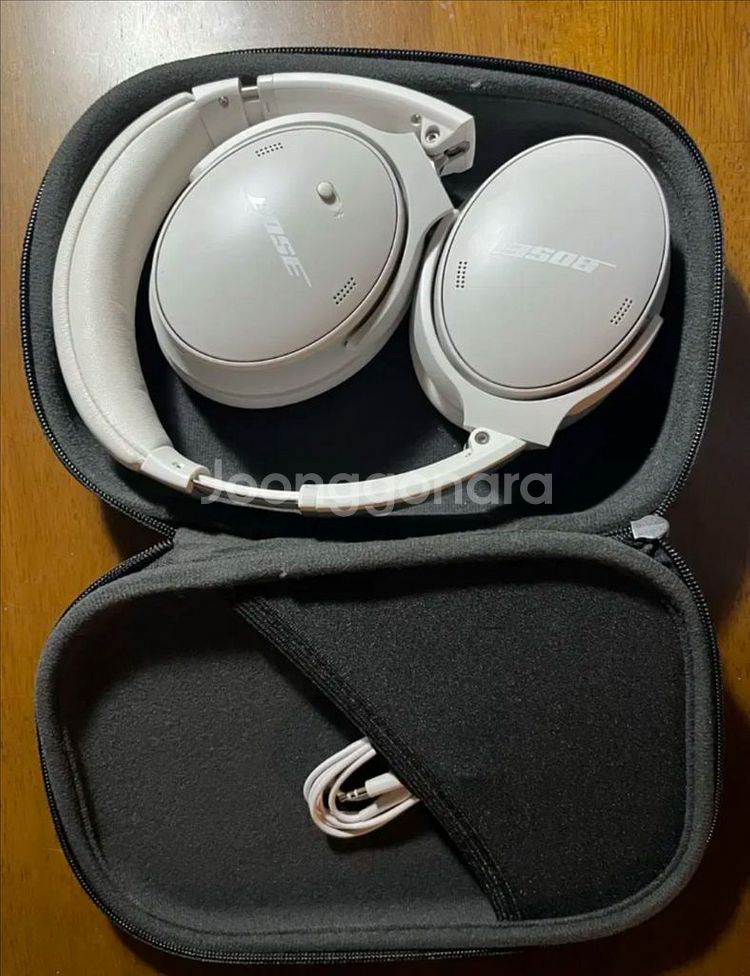 보스 qc 45 화이트 헤드폰 팔아요!!!!!--0