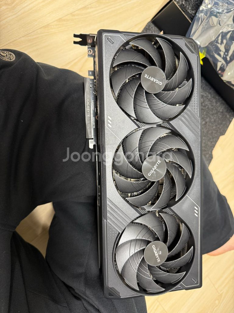 기가바이트 WINDFORCE RTX 5090 피씨디렉트--1