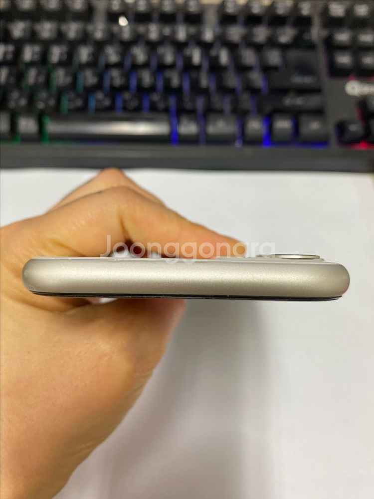 아이폰11 화이트 외관깔끔 128GB 배터리100%--2