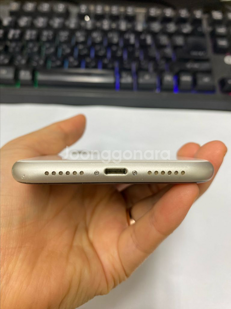 아이폰11 화이트 외관깔끔 128GB 배터리100%--6