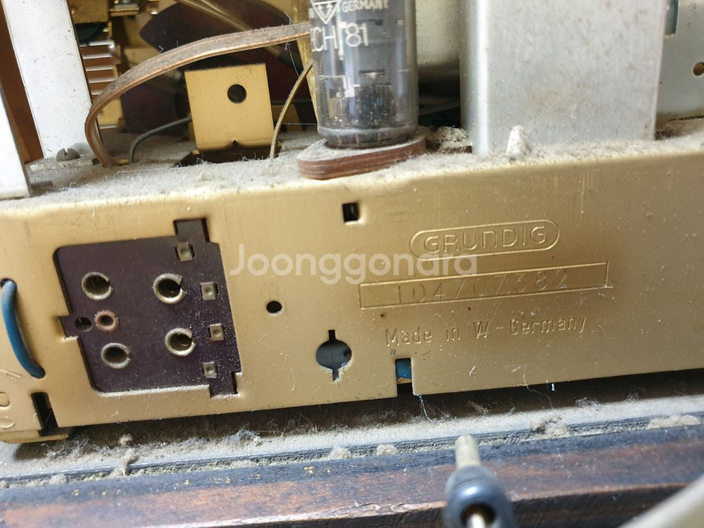 grundig 2068 진공관 라디오--4