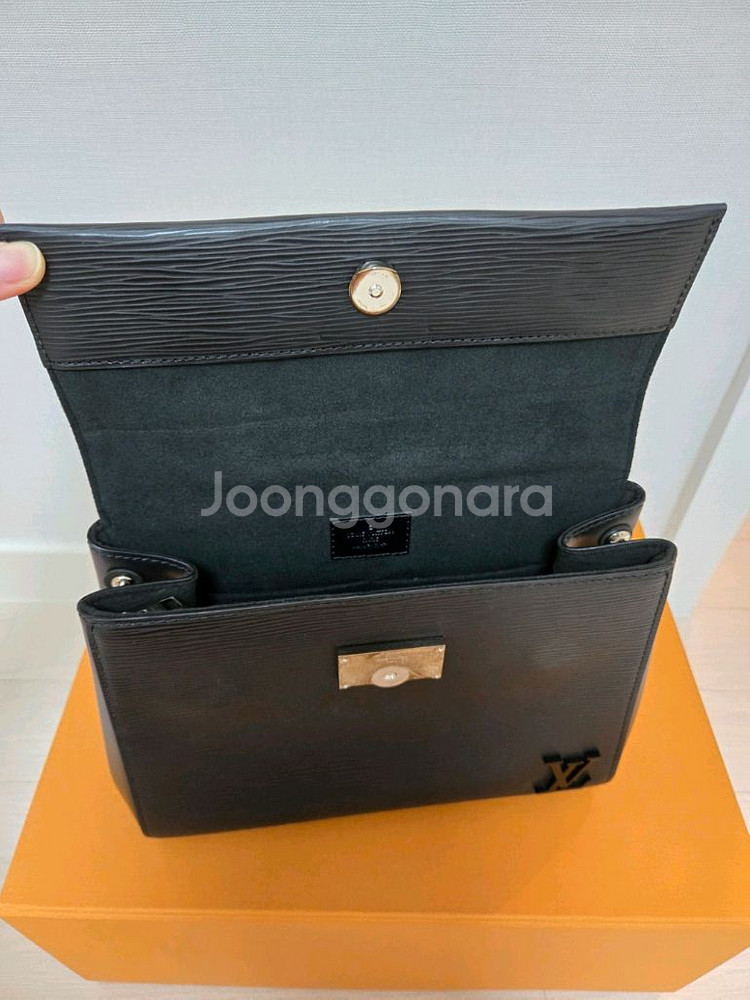 루이비통 블랙 에삐 클루니 BB--2