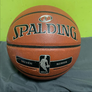 스팔딩NBA 실버 농구공