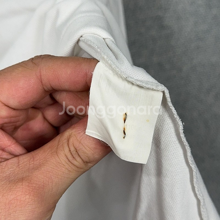 [입생로랑] 화이트 로고 남성 오버핏 반팔 카라티 11--3