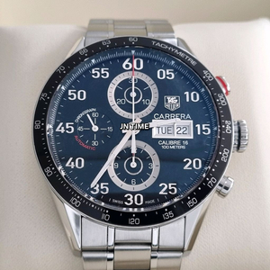 태그호이어 까레라 칼리버16 데이데이트 43mm