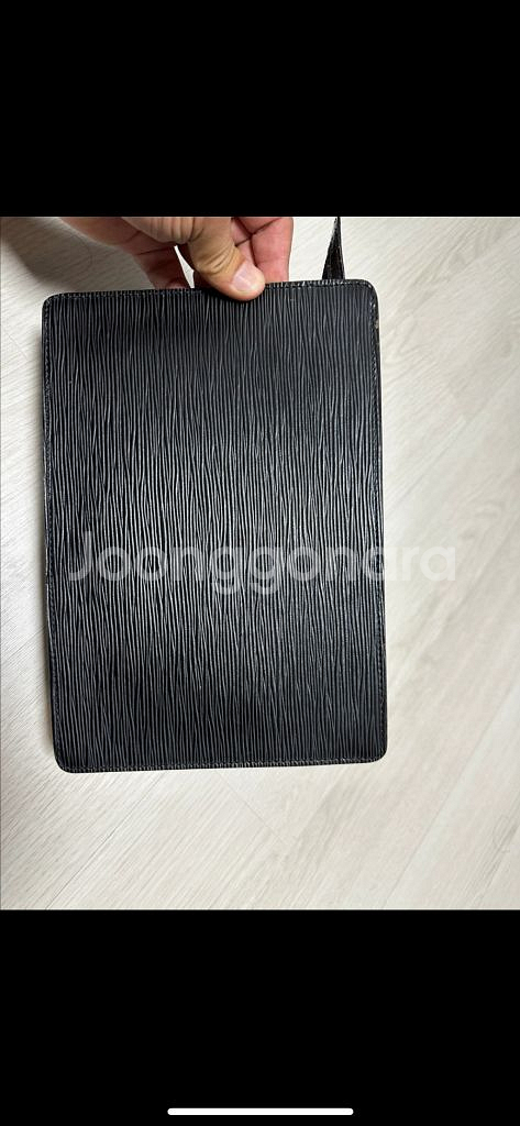 루이비통 에피 클러치백--3