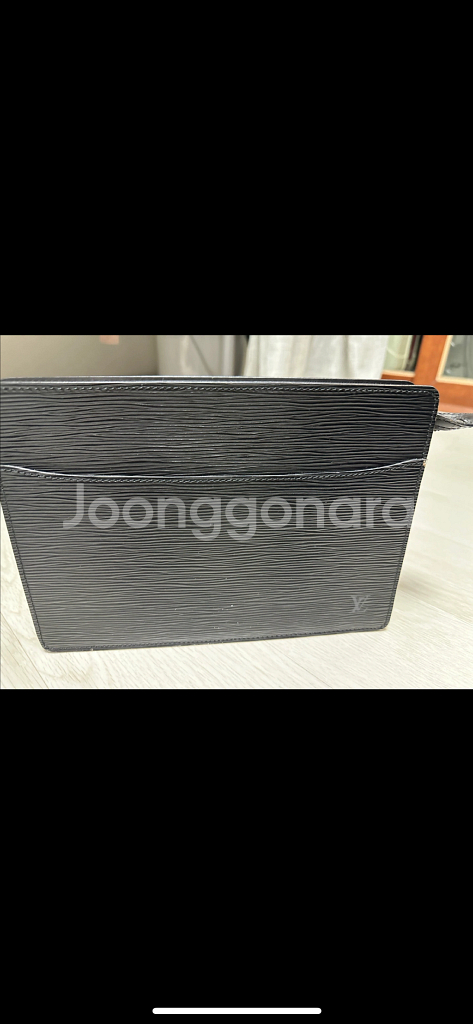 루이비통 에피 클러치백--2