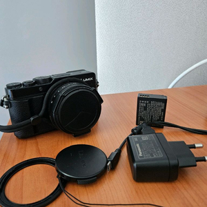 LX100M2 파나소닉 카메라 판매합니다.