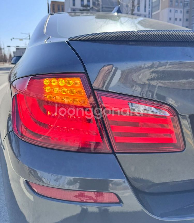 BMW F10 전기형 테일램프 세트 팝니다.--0