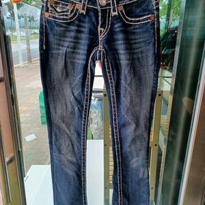 트루릴리전 스티치 부츠컷 데님팬츠 24