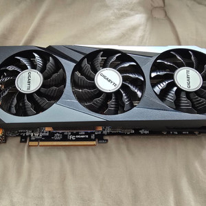 기가바이트 rx6800xt 16gb 팝니다.