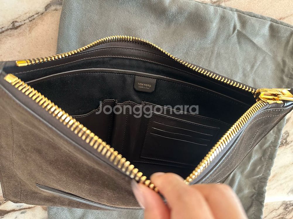 톰포드 스웨이드 클러치 브라운 갤러리아 압구정 구매--5