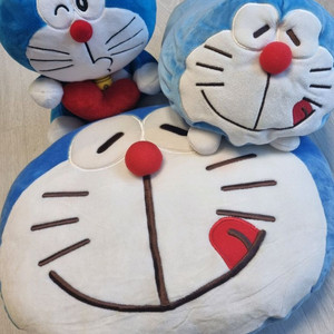 도라에몽 인형, 쿠션 팔아요