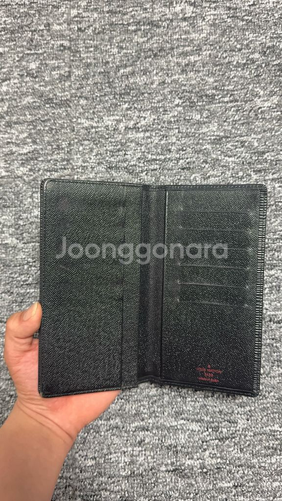 [정품] 루이비통 에피 장지갑 네이비--2