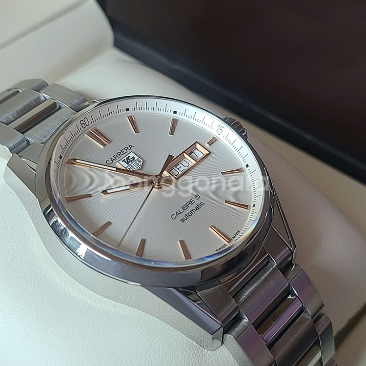 태그호이어 까레라 칼리버5 오토매틱 골드핸즈 41mm--3