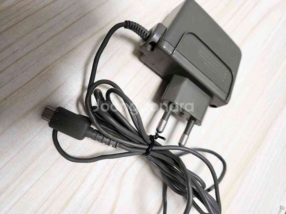 닌텐도 DS lite 전용 정품충전기 판매합니다--2