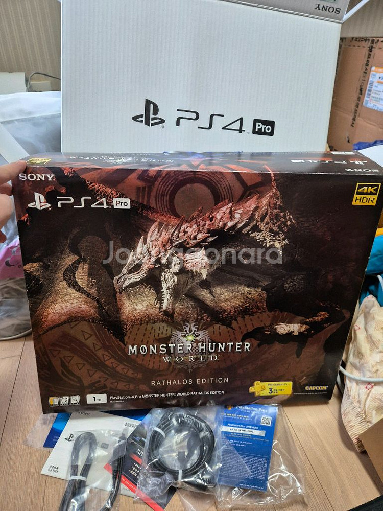 PS4 PRO 6.72 몬스터헌터 에디션--2