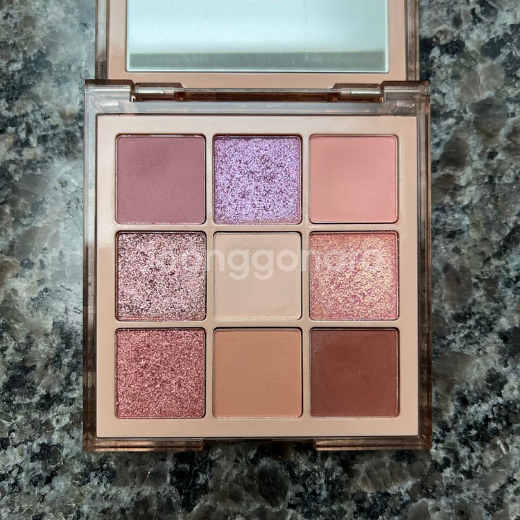 HUDA Beauty 라이트 누드옵세션--1