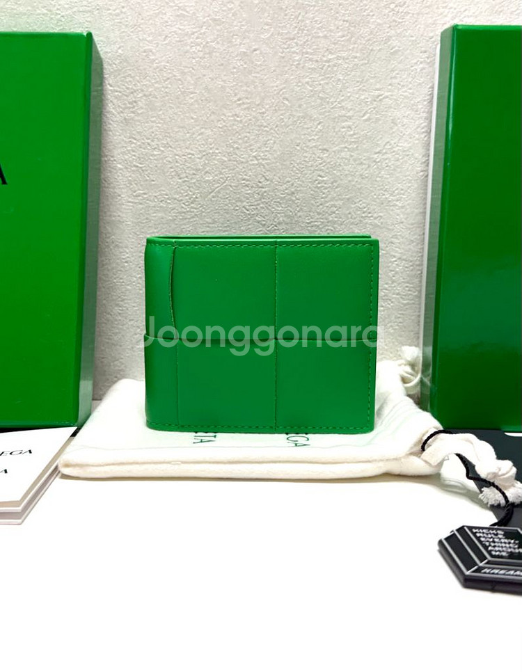 (크림새상품)보테가베네타 반지갑 페러킷--0
