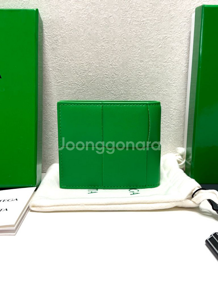 (크림새상품)보테가베네타 반지갑 페러킷--1